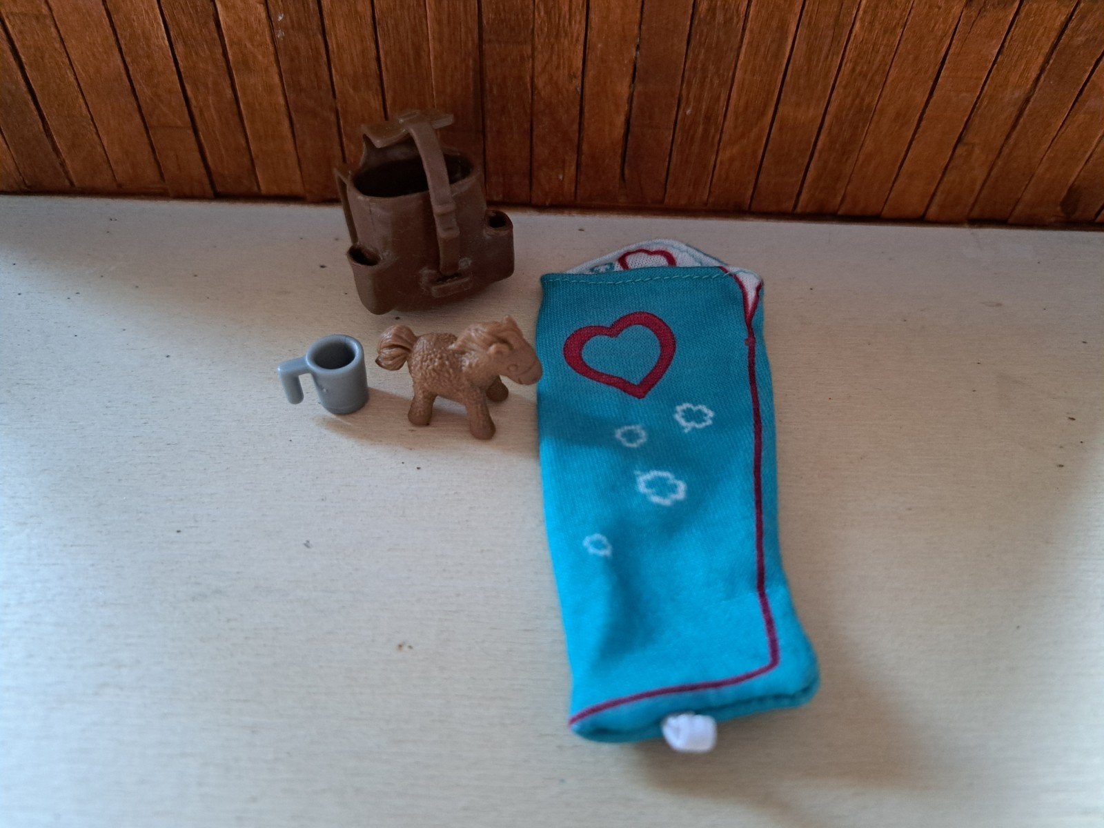 schleich accessoires kamperen tas paard beker, Ophalen of Verzenden, Zo goed als nieuw