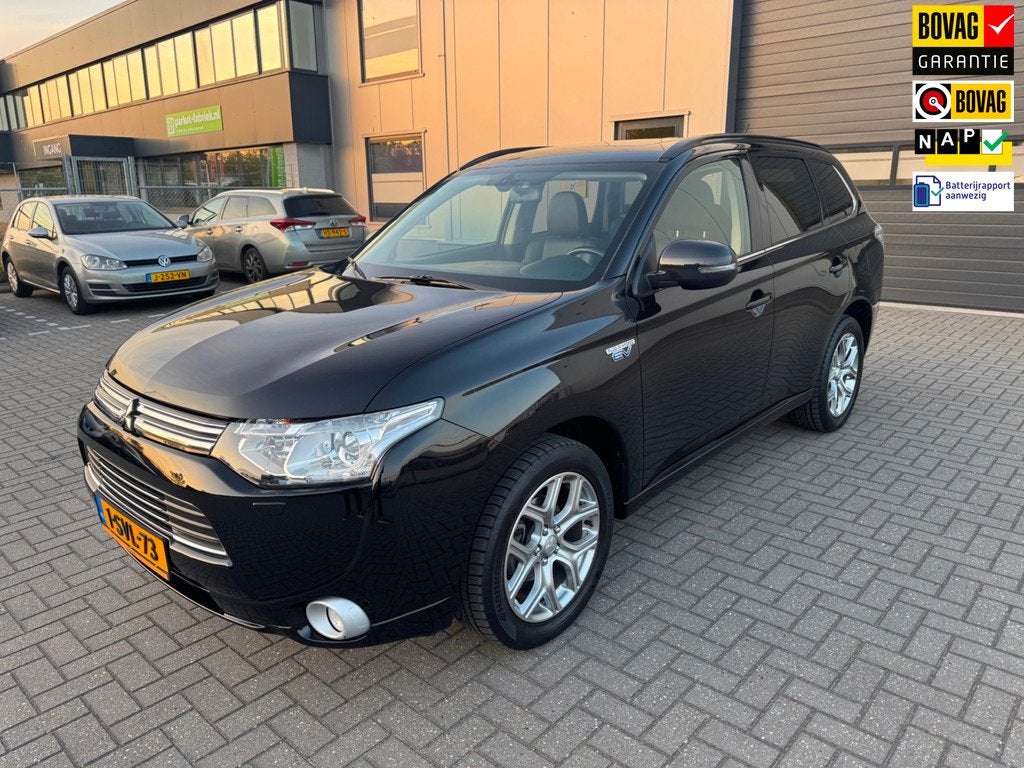 Mitsubishi Outlander 2.0 PHEV instyle, 4 cilinders, Zwart, Vierwielaandrijving, Hybride Elektrisch/Benzine
