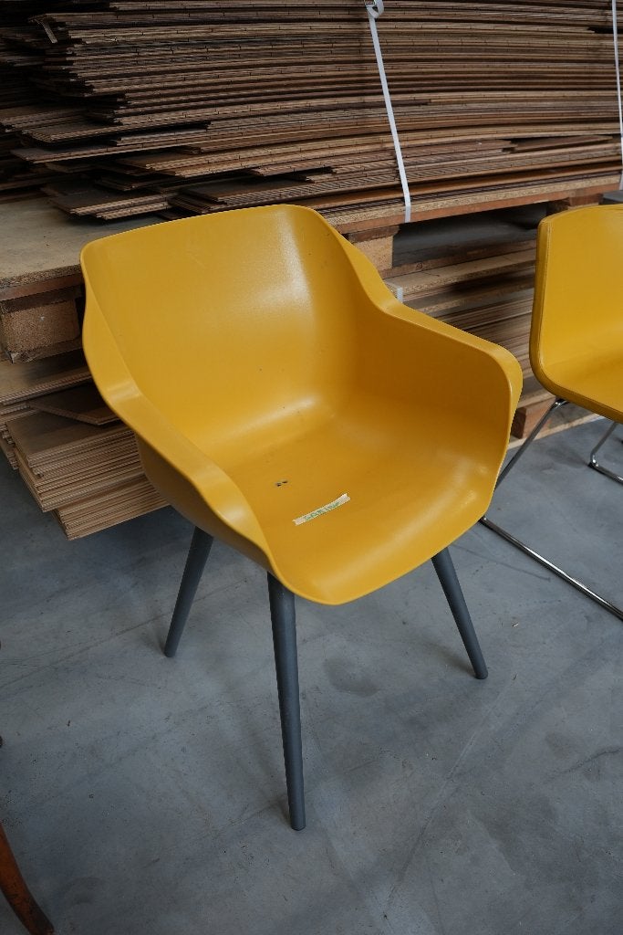Vrolijke gele kuipstoel - modern - eyecatcher, Ophalen, Kunststof, Gebruikt, Overige kleuren