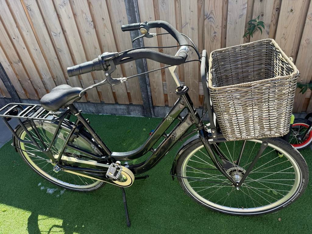 Damesfiets met mand en bagagedrager, Fietsen en Brommers, Fietsen | Dames | Damesfietsen, Gebruikt, Overige merken, (Extra) lage instap