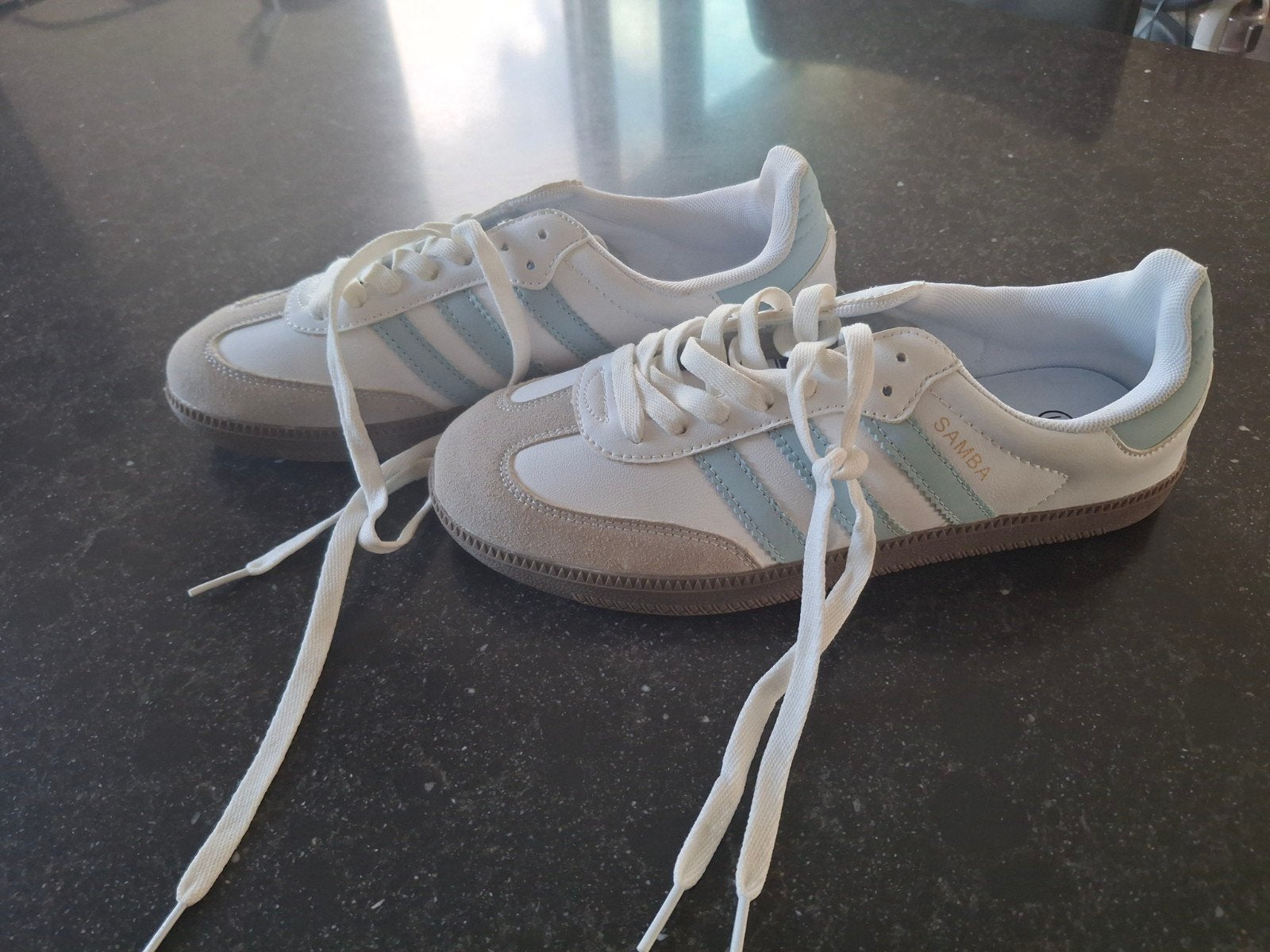 Adidas Samba sneakers maat 41 - Zo goed als nieuw, Ophalen of Verzenden, Zo goed als nieuw, Wit, Sneakers of Gympen