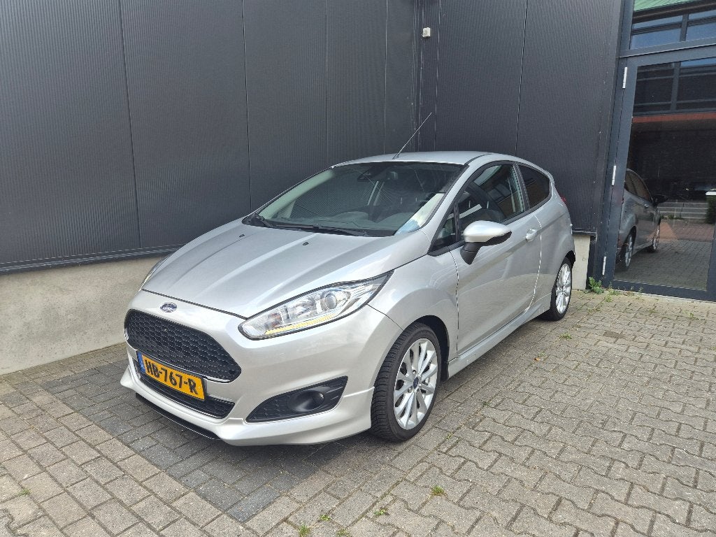 Ford Fiësta 1.0 92KW/125PK 2015, Voorwielaandrijving, 125 pk, 40 €/maand, Zwart