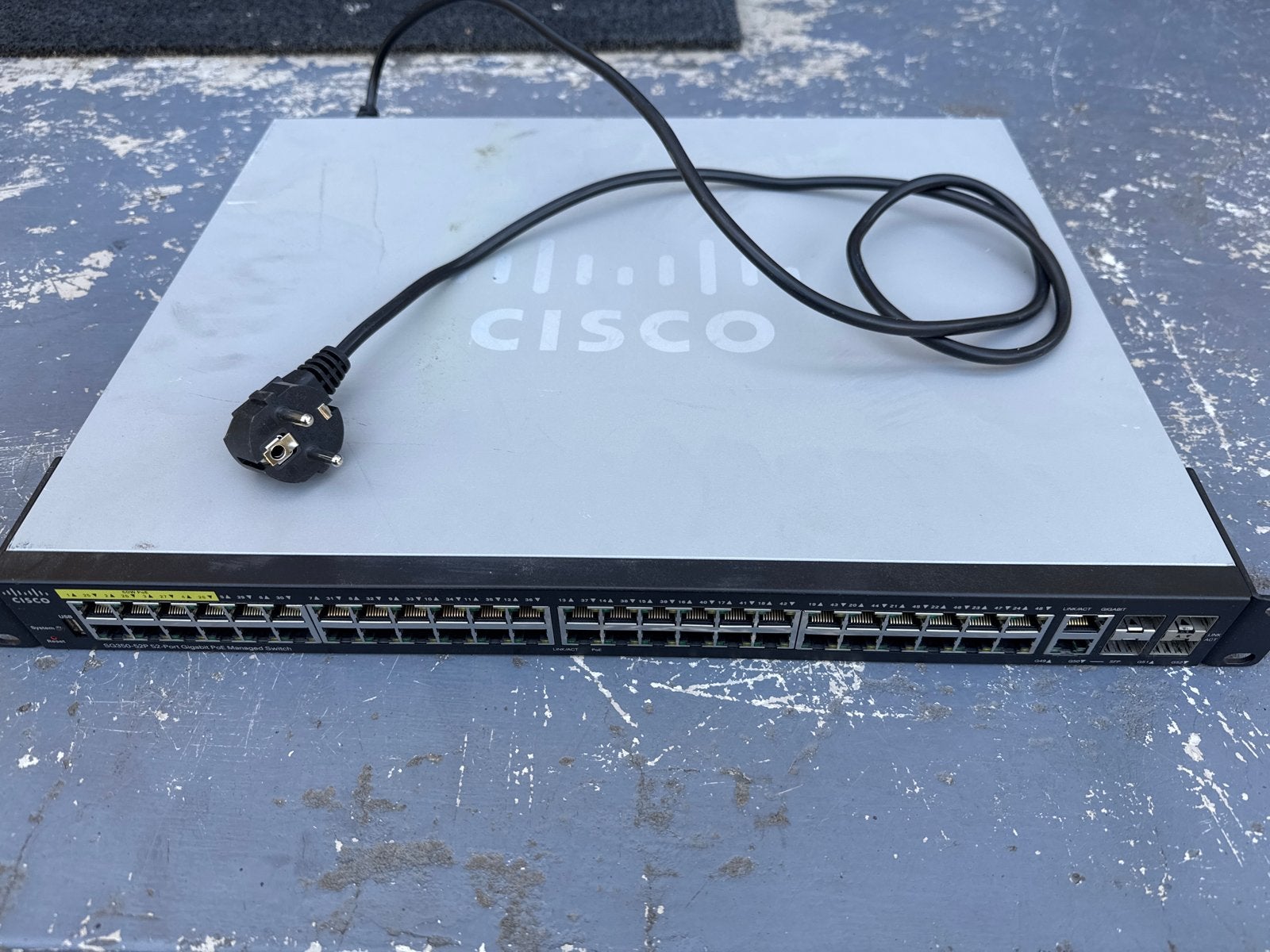Cisco SG350-52P 52-Poorts Gigabit PoE Managed Switch, Ophalen, Gebruikt