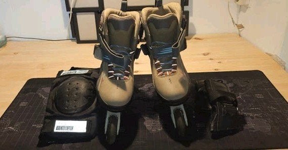 Bauer Skeelers (42,5) Beige/Blauw + Skateforce Beschermers, Ophalen, Gebruikt, Bauer, Inline skates 4 wielen
