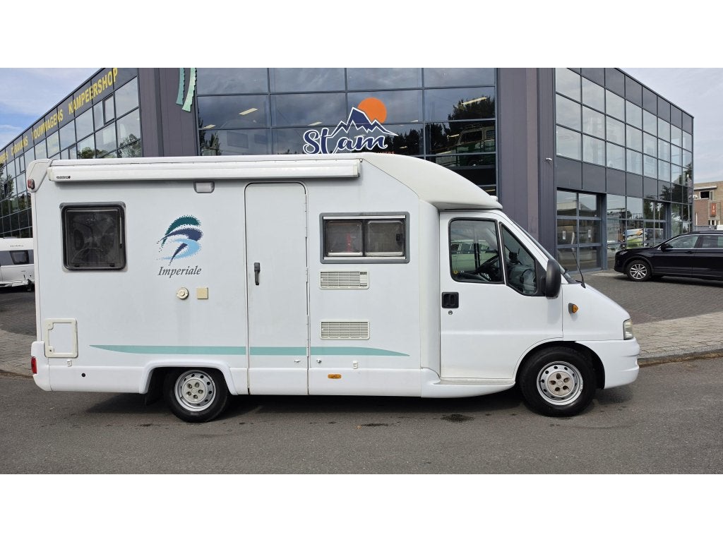 Knaus Weinsberg 600 mooie compacte camper, Ringverwarming, Fiat, Achteruitrijcamera, Buitenlamp