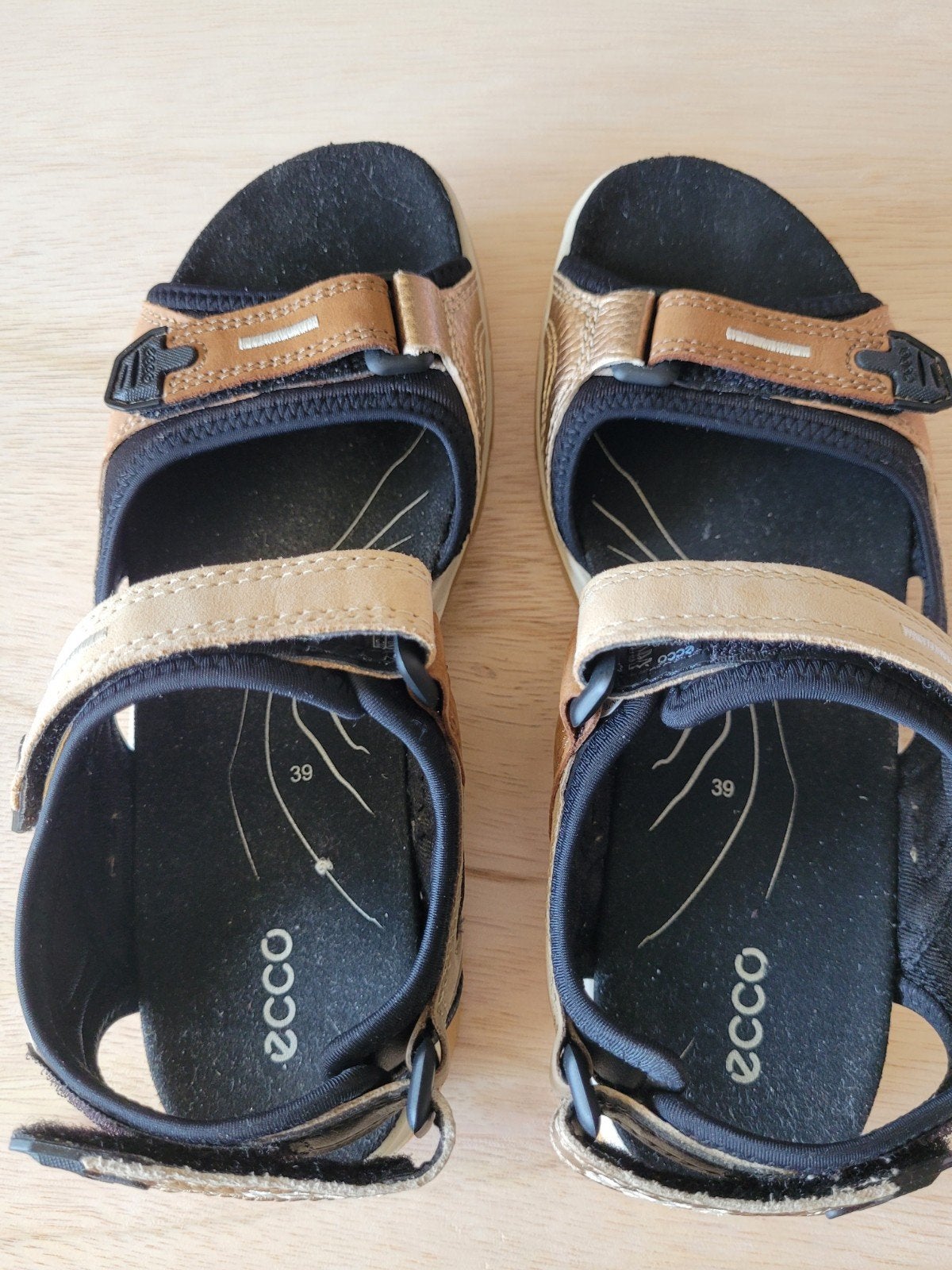 Ecco sandalen maat 39. Kleur- bruin/zwart (meerkleurig), Ophalen of Verzenden