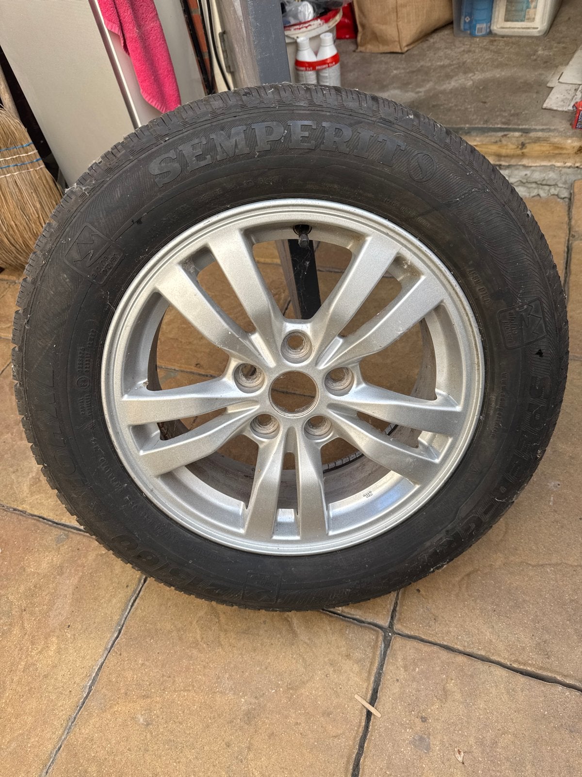 Semperit band met Velg 215/60 R16, Auto-onderdelen, Banden en Velgen, Ophalen, 16 inch, Banden en Velgen, Winterbanden