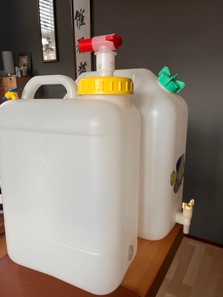Water jerrycans met kraan 16 lt en 20 lt voor oa de camping, Caravans en Kamperen, Ophalen, Gebruikt