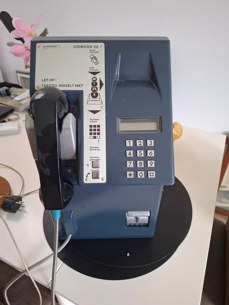 PTT Telecom CoinVox 22 Telefooncel met sleutels en boekje, Ophalen