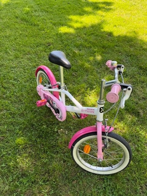 BTWIN Girl 500 kinderfiets 16 inch – nette staat, Fietsen en Brommers, Ophalen, Gebruikt, B.Twin, Velgrem