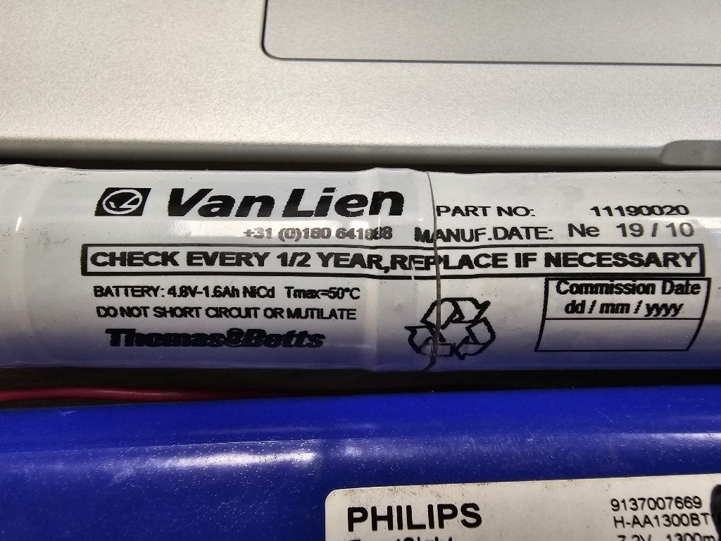 Noodverlichting accu's, Ophalen, Gebruikt