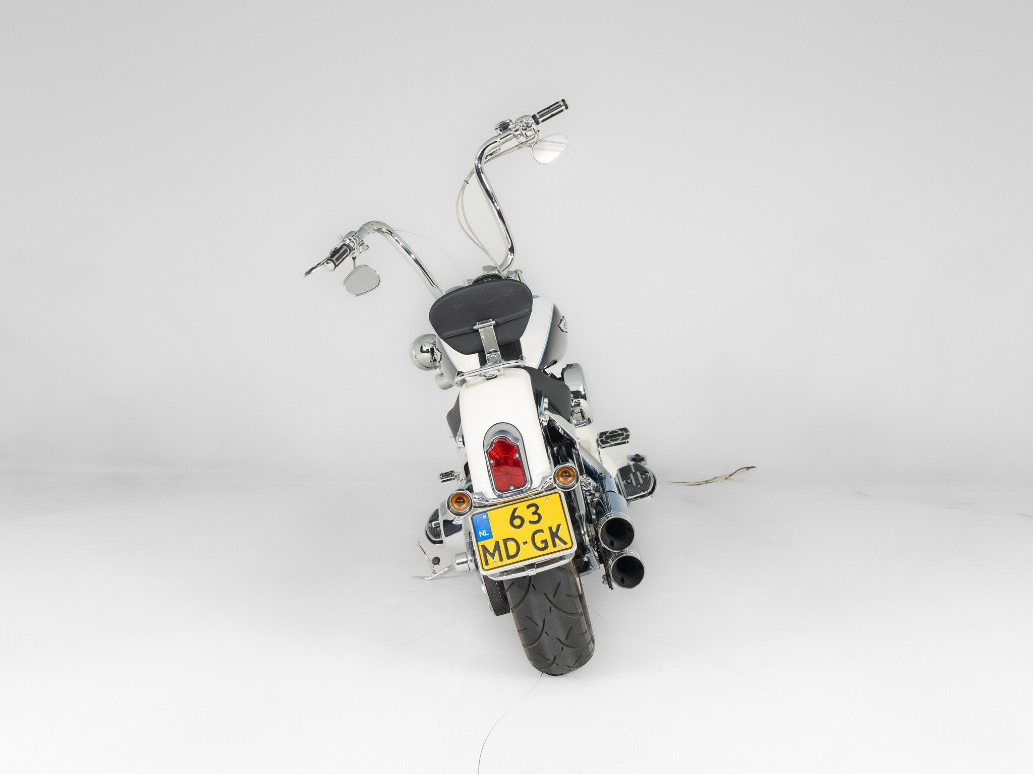 Harley-Davidson FLSTN Softail de Luxe (bj 2013), 1690 cc, Bedrijf, Overig, Laan van Vredenoord 33
2289 DA  Rijswijk ZH, NL