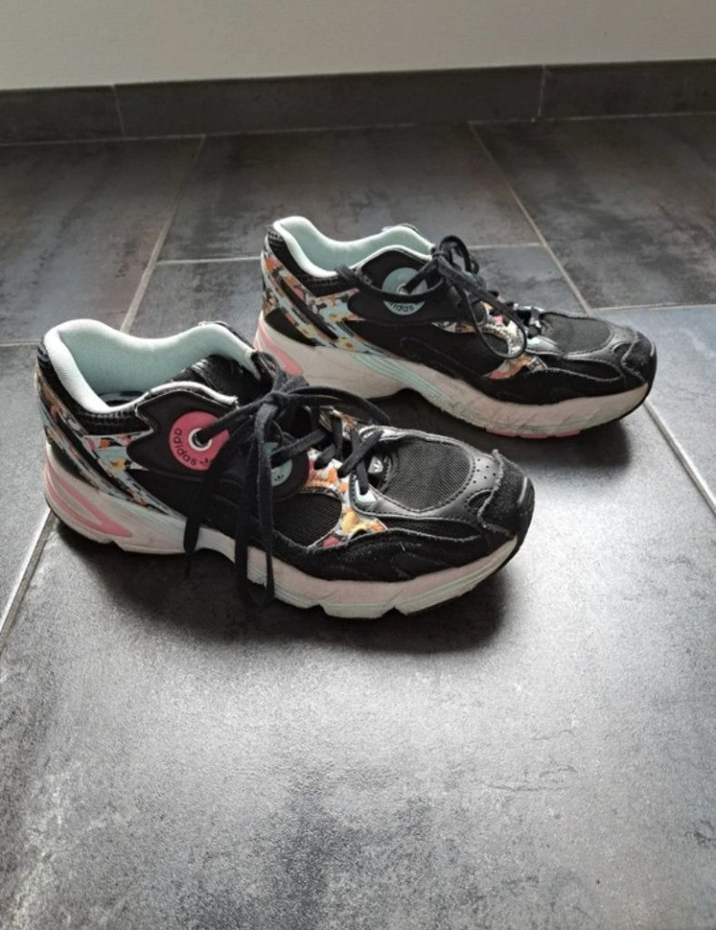 Sneakers Adidas Women's Astir, US 8, Fr40 (vallen als 39), Adidas, Ophalen of Verzenden, Sneakers of Gympen, Gedragen