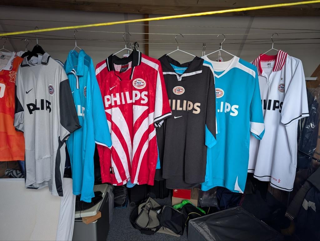 Authentieke vintage PSV shirts: vier kampioenschap in stijl!, Verzamelen, Sportartikelen en Voetbal, Ophalen of Verzenden, Zo goed als nieuw
