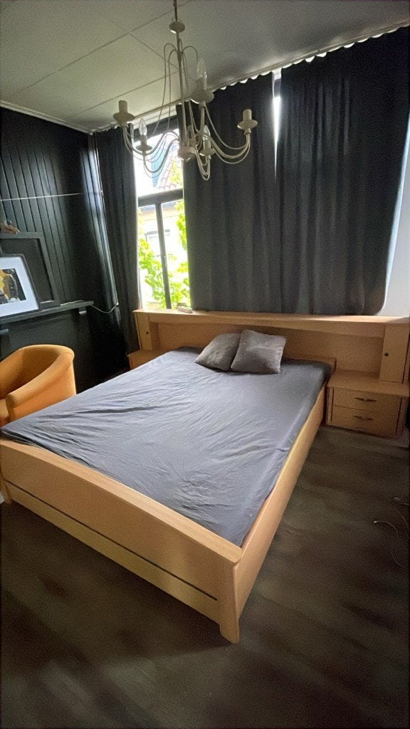 Tweepersoons bed met ombouw matras etc, Gebruikt, Tweepersoons, Ophalen of Verzenden, 160 cm
