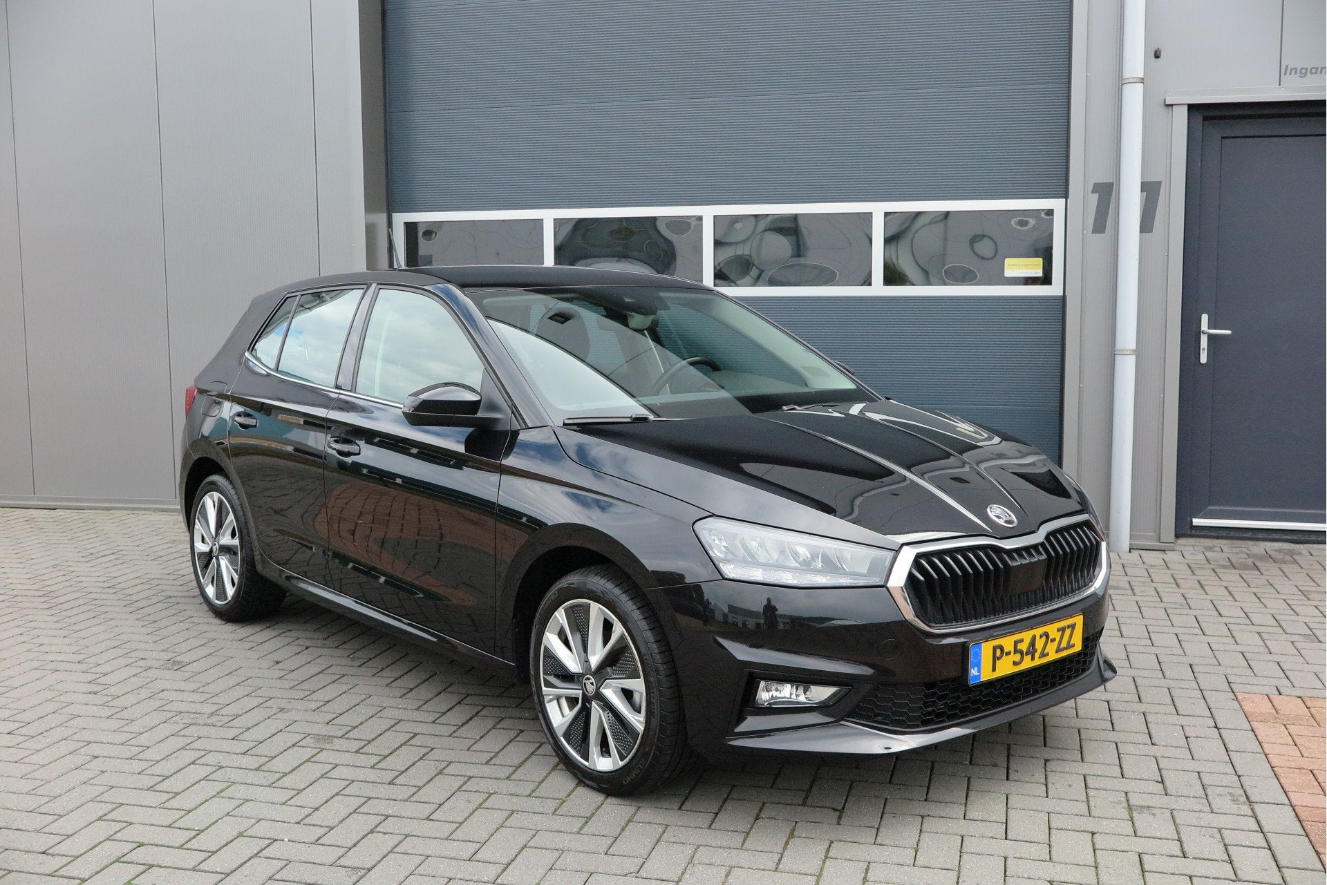 Skoda Fabia 1.0 TSI 81kw 110pk DSG Business Edition Virtual, Auto's, 12 maanden, Stof, Gebruikt, Parkeersensor