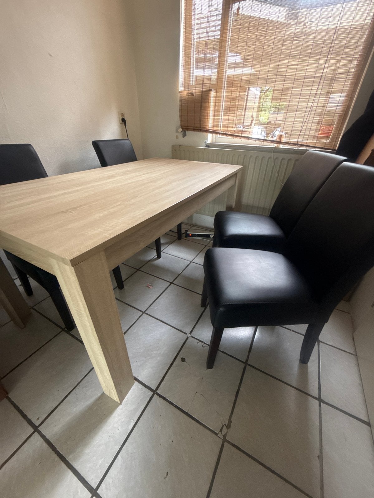Eettafel met 4 stoelen - Zo goed als nieuw, Ophalen, 50 tot 100 cm, Zo goed als nieuw, 150 tot 200 cm
