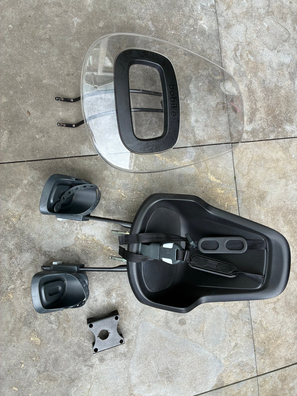 Bobike Mini One fietszitje met windscherm en montage, Fietsen en Brommers, Fietsaccessoires | Fietsstoeltjes, Ophalen, Voetsteuntjes