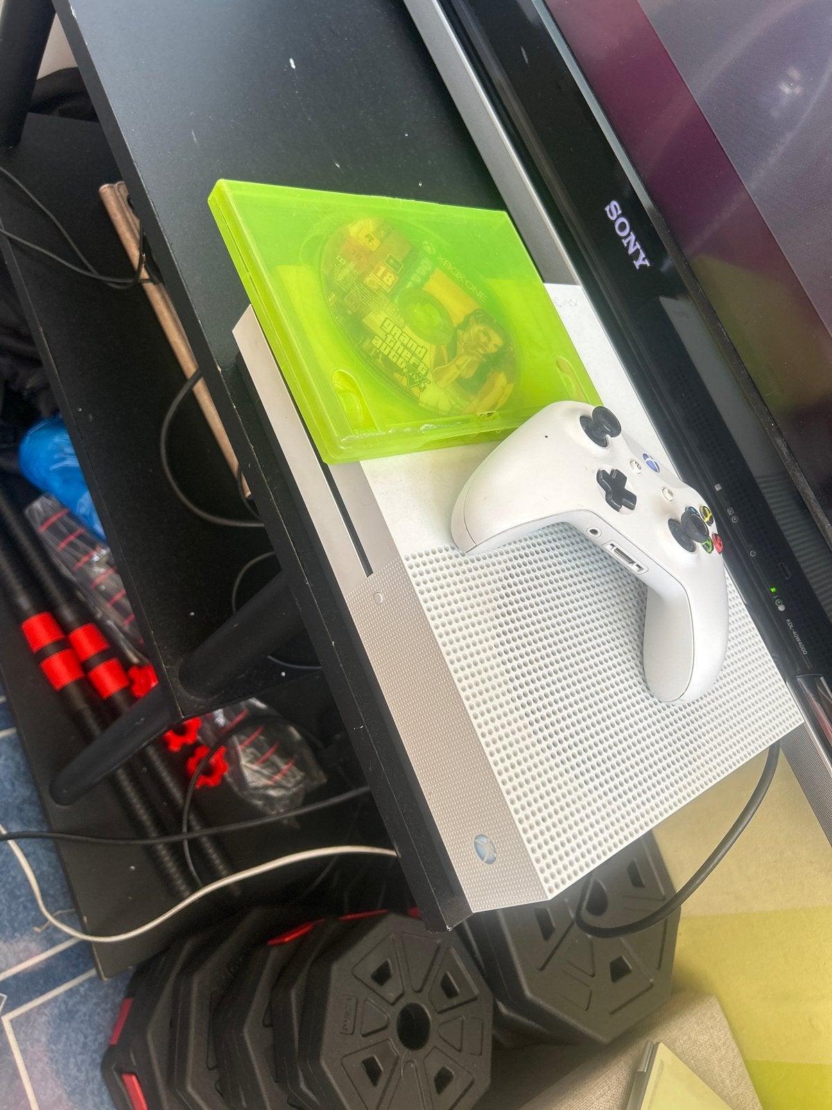 Xbox One S met controller en Grand Theft Auto V, Verzenden, Xbox One S, Zo goed als nieuw, Met 1 controller