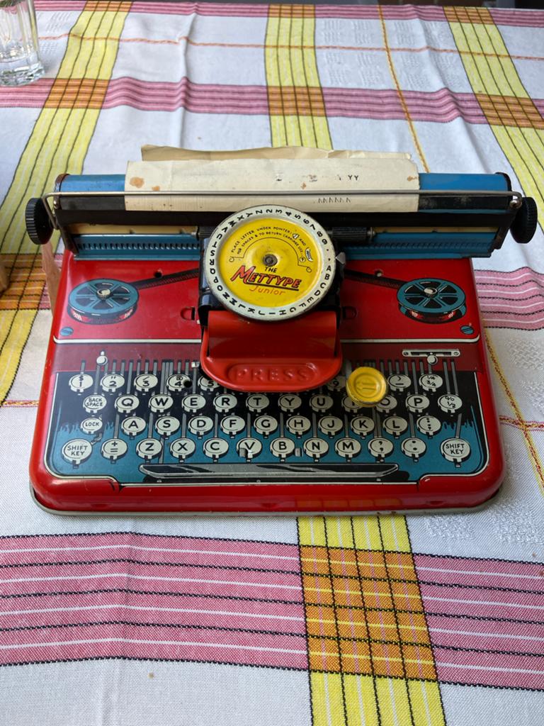 Blikken typemachine. Werkt nog prima made in great britain, Ophalen of Verzenden