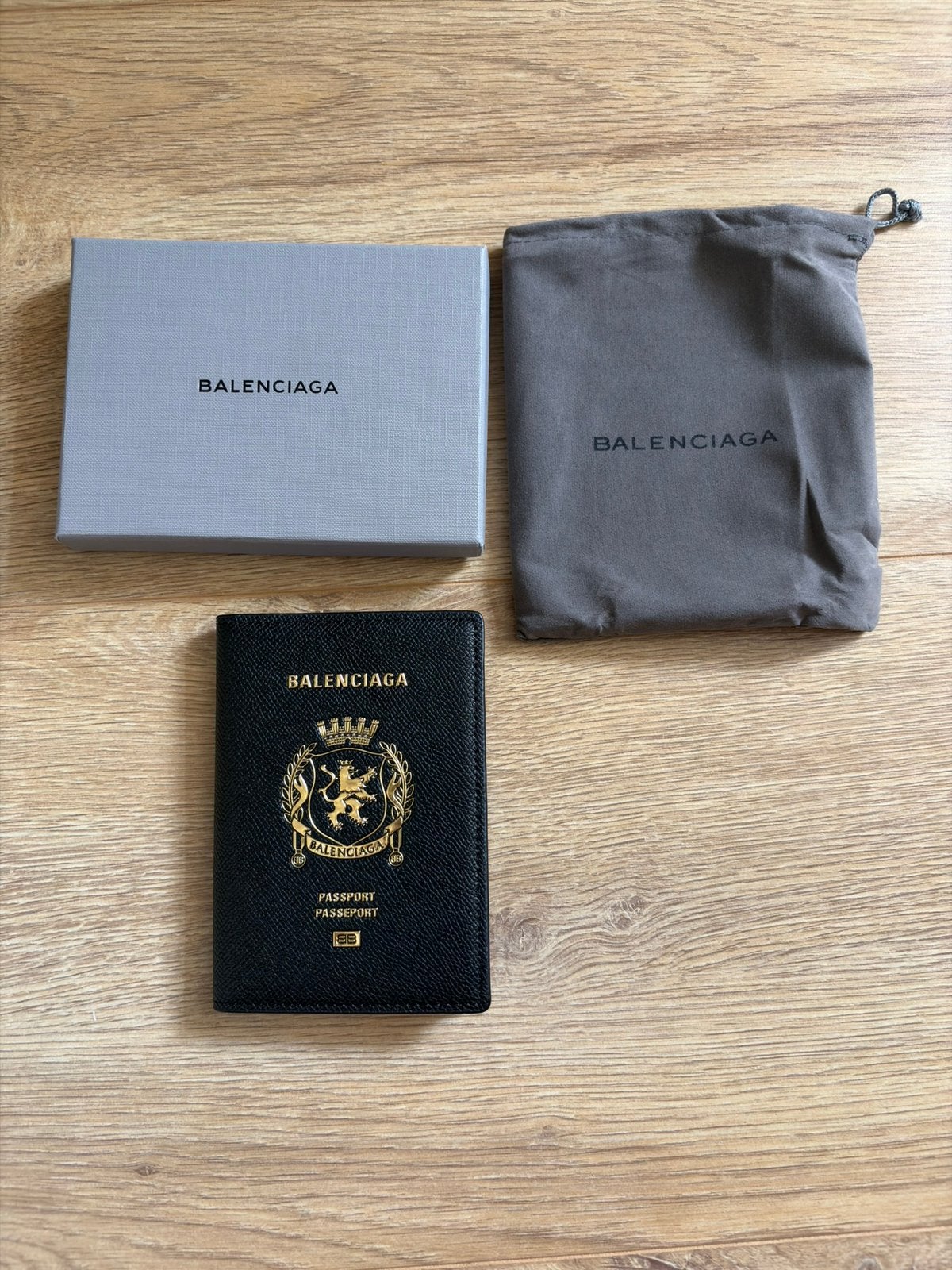 Balenciaga pasport portomonnee., Sieraden, Tassen en Uiterlijk, Portemonnees, Verzenden, Zo goed als nieuw