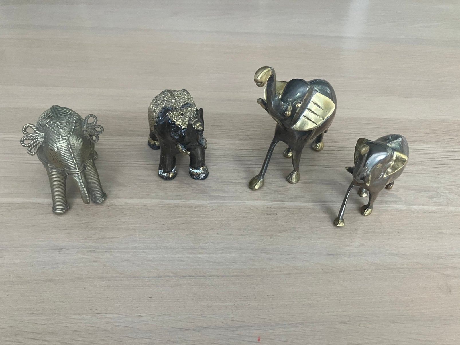 Verzameling van vier verschillende olifanten brons/messing, Ophalen of Verzenden, Zo goed als nieuw, Wild dier, Beeldje of Figuurtje