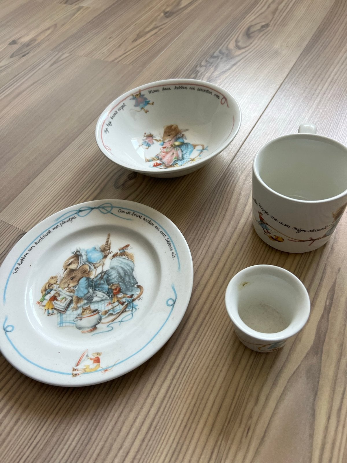 Vintage Wedgwood Marjolein Bastin Vera de Muis ontbijtset, Ophalen, Keramiek, Vintage, Zo goed als nieuw