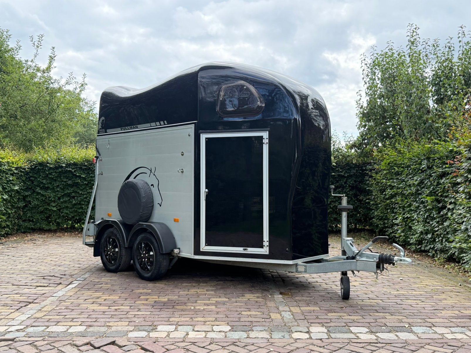 Mooie 2 paards cheval liberte vol aluminium met zadelkamer, Ophalen, Overige typen, Aluminium, Zo goed als nieuw