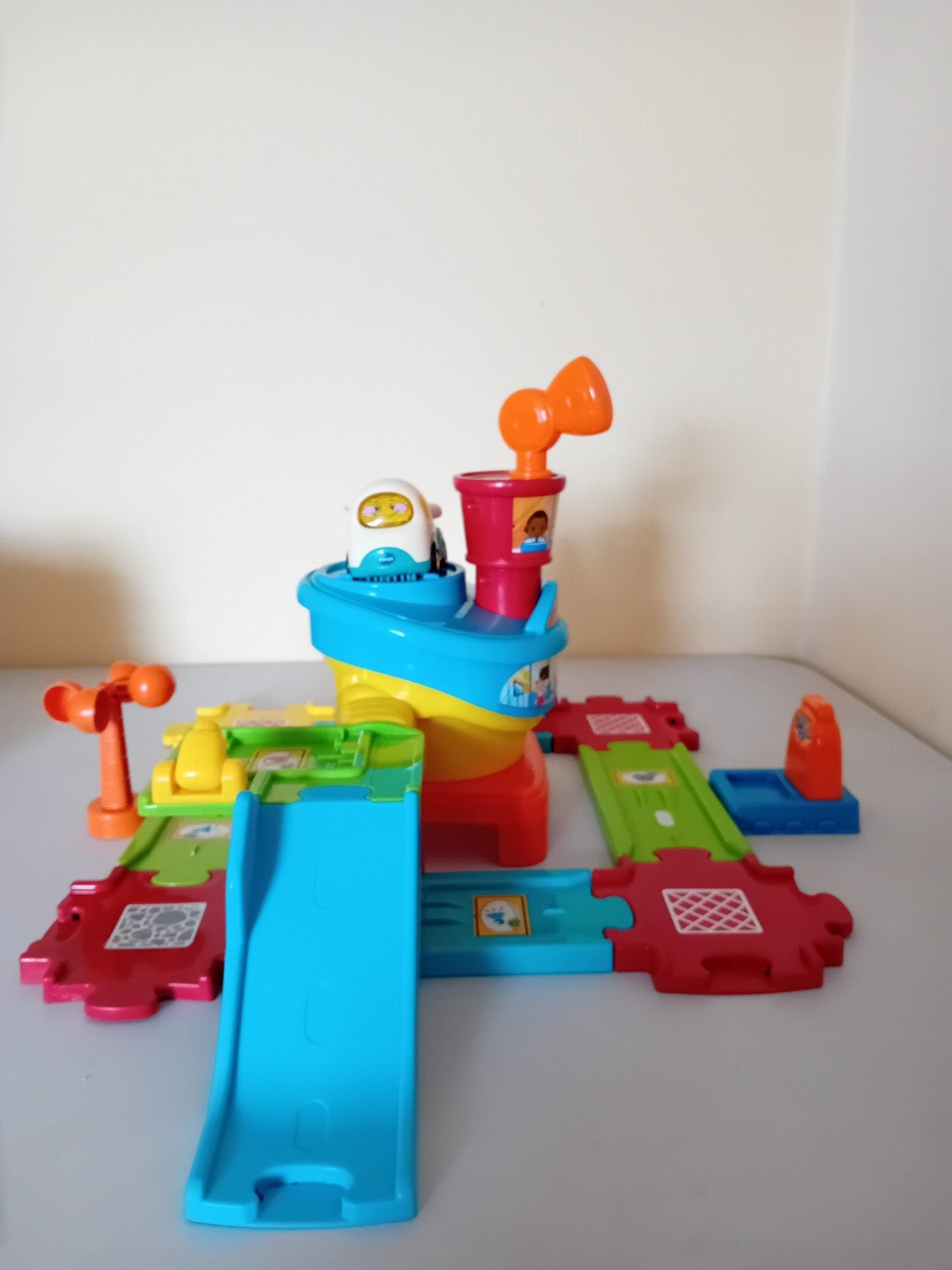 VTech Toet Toet Auto's Vliegveld met vliegtuig, Ophalen, Zo goed als nieuw