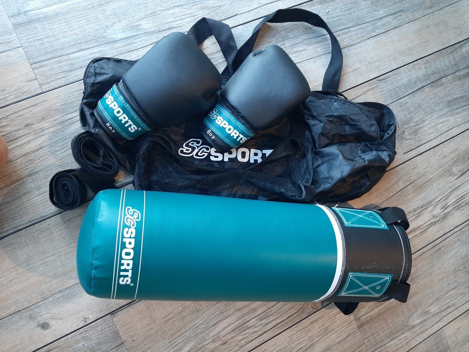 Bokszakset SG Sports met handschoenen en bandages, Ophalen of Verzenden, Gebruikt, Bokszak