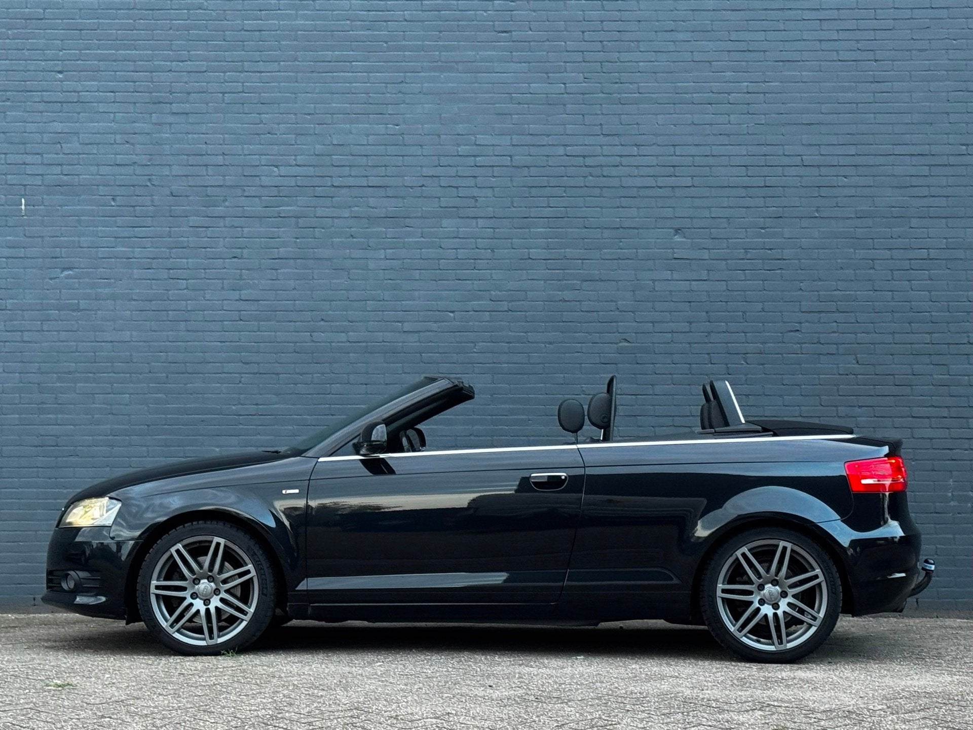 Audi A3 Cabriolet 2.0 TFSI|200PK|3XS-LINE|AUT|XENON|LEDER|NA, Auto's, Dealer onderhouden, 4 cilinders, 4 stoelen, Zwart