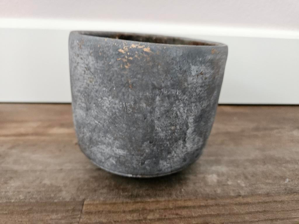 2 - bloempot Saar earth D12H11, Ophalen, Rond, Binnen, Zo goed als nieuw