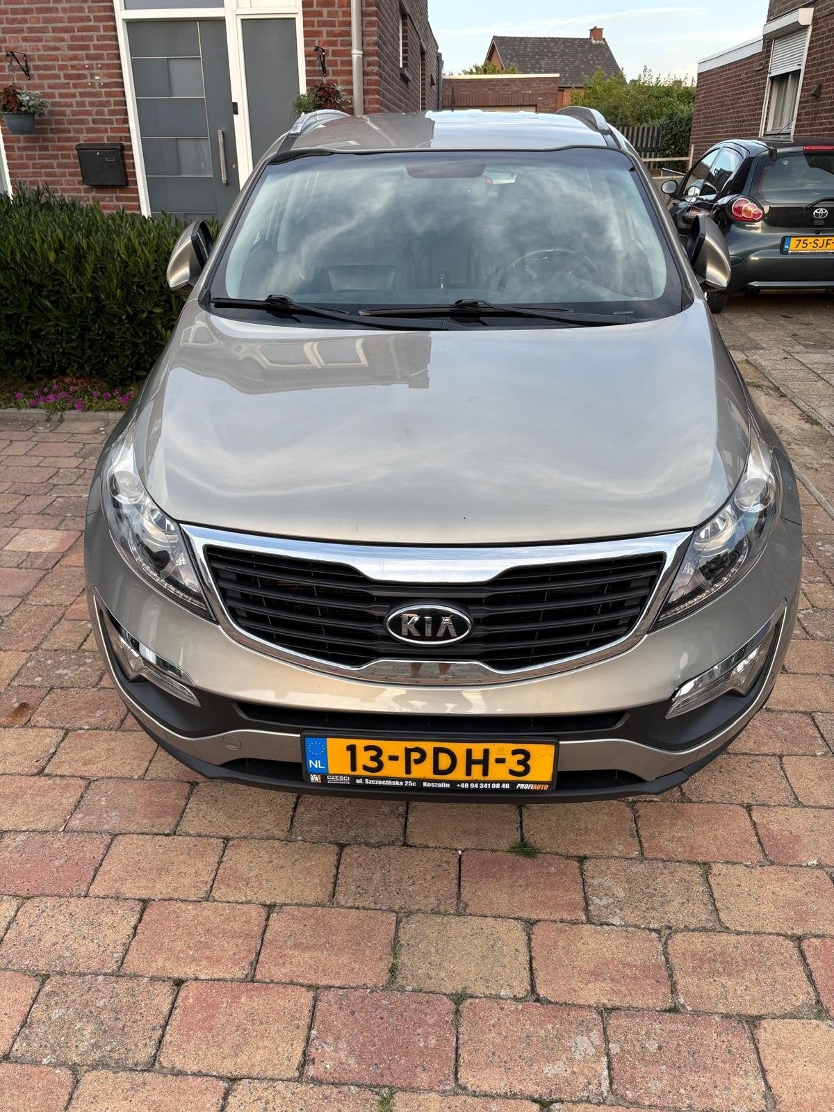 Kia Sportage 2.0 Cvvt 2WD 2011 Grijs, Auto's, 1998 cc, 4 cilinders, 163 pk, 75 €/maand
