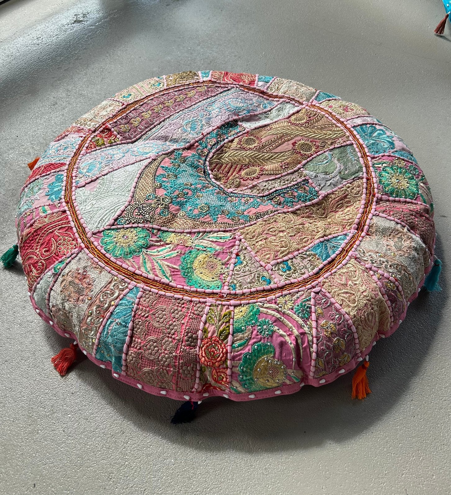 Mooi Ibiza kussen uit India Handgemaakt Boho stijl NIEUW, Huis en Inrichting, Woonaccessoires | Kussens, Ophalen, Nieuw, Rond
