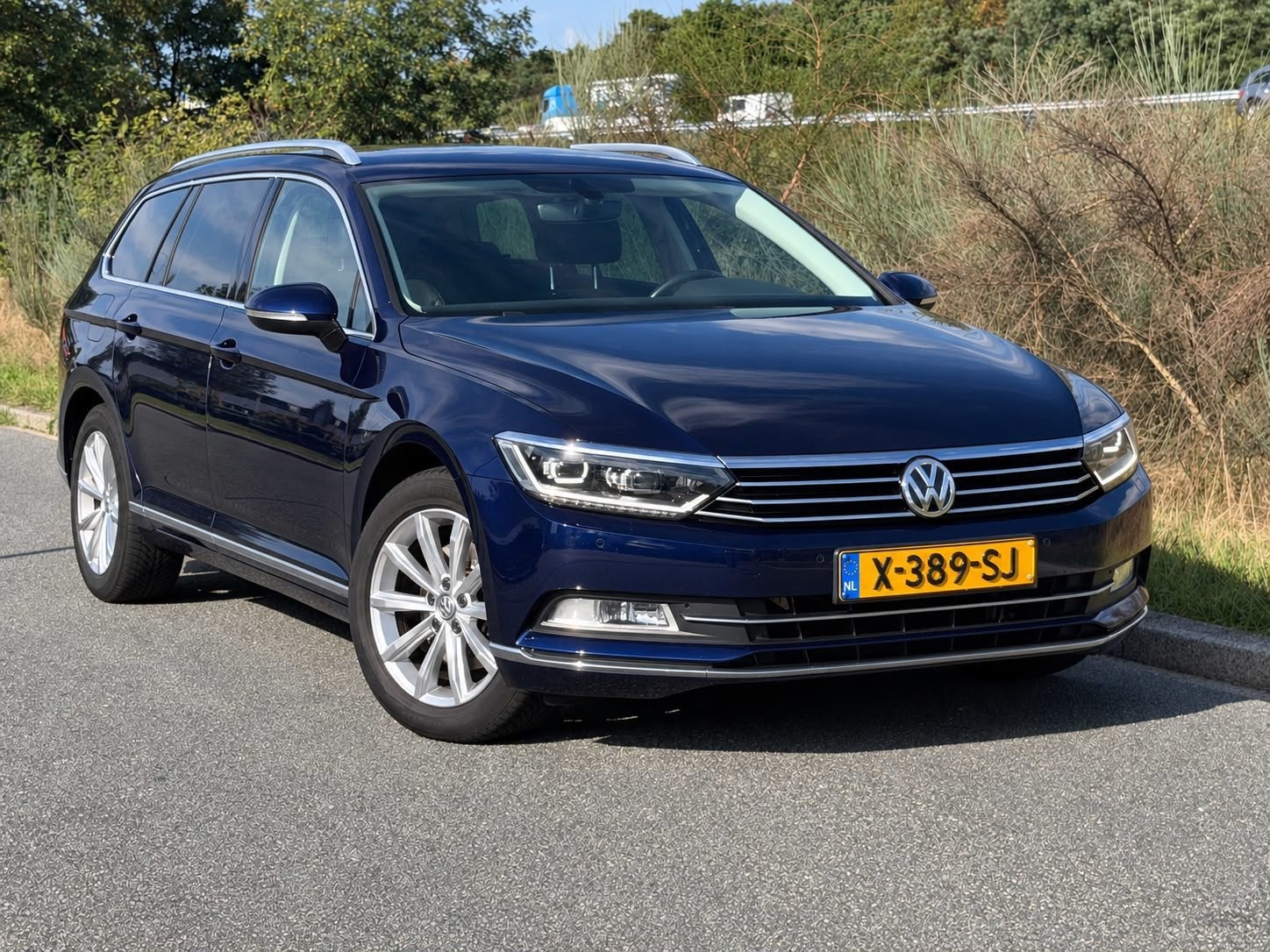 Volkswagen Passat Variant 1.6 TDI Highline Business R-line l, Auto's, Dealer onderhouden, Gebruikt, 4 cilinders, Blauw