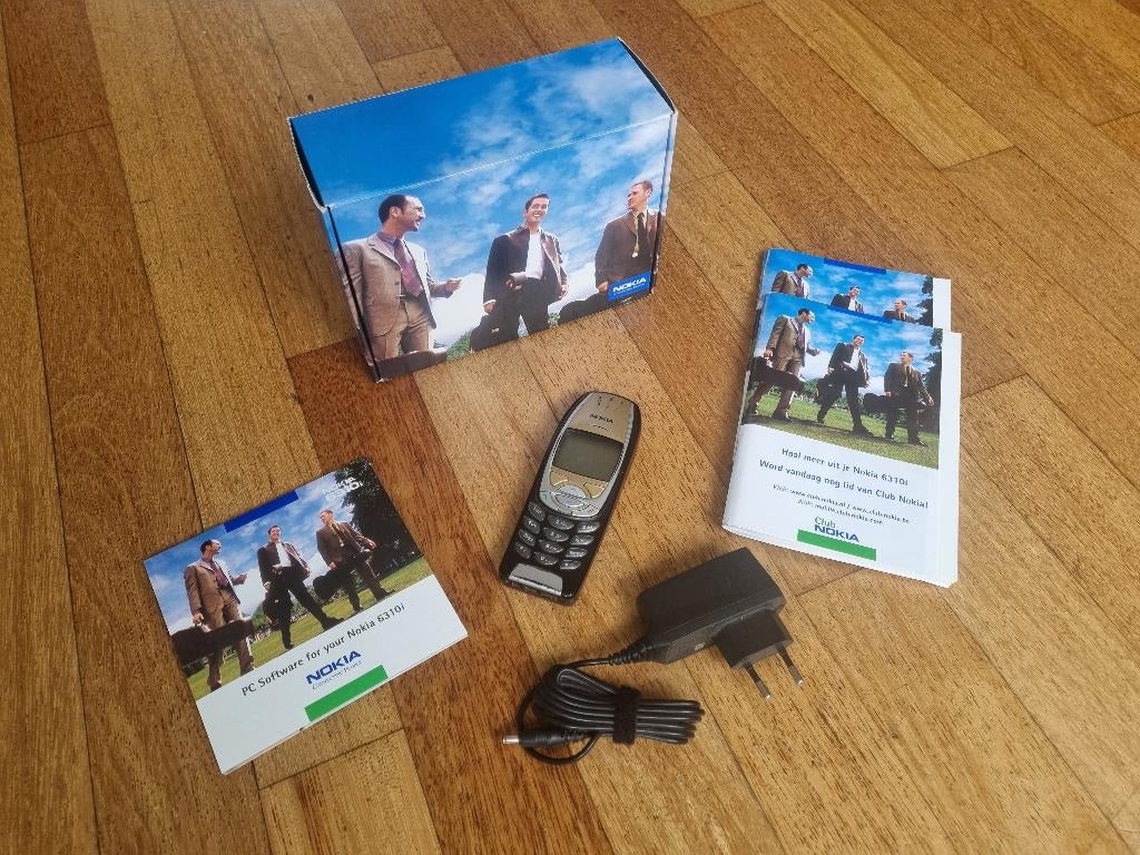 Vintage NOKIA gsm, model 6310i, Telecommunicatie, Mobiele telefoons | Nokia, Ophalen, Geen camera, Zwart, Zo goed als nieuw