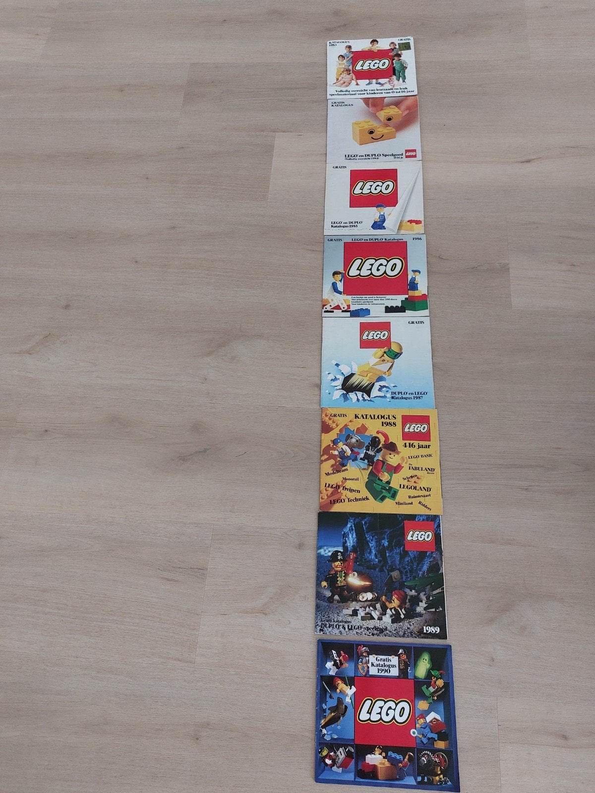 lego kataloges vanaf 1983 tot 1990. acht stuks, Ophalen of Verzenden