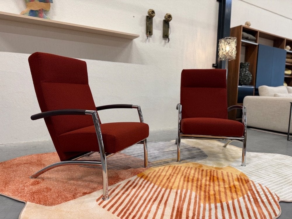 2 Nieuw Leolux helical fauteuil rood stof Design Stoel, Leolux, Info@leolux.nl, Nieuw, 75 tot 100 cm