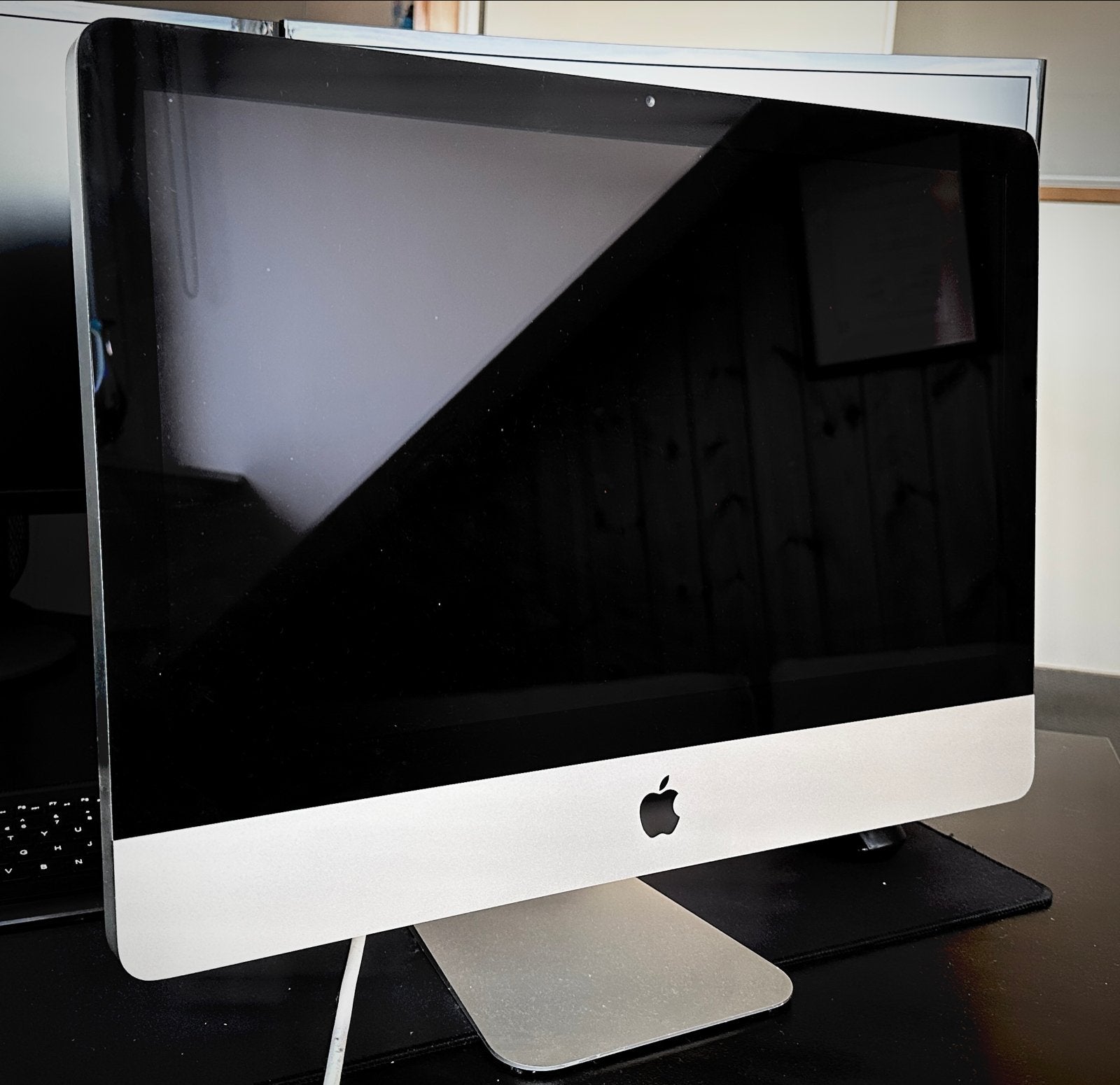 iMac (21.5-inch, Mid 2011), Computers en Software, Apple Desktops, Ophalen, Gebruikt, 2 tot 3 Ghz, SSD