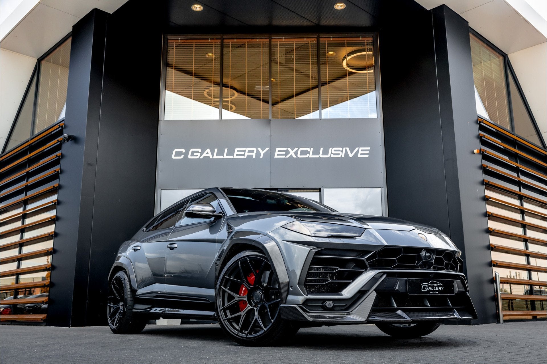 Lamborghini Urus 4.0 V8 | CT Carbon Widebody | Pano | B&O 3D, Auto's, Automaat, Urus, Gebruikt, Automatische klimaatregeling