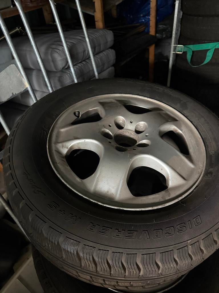 Mercedes-Benz 17 inch winterbanden met velgen, Auto-onderdelen, Banden en Velgen, Ophalen, Gebruikt, Banden en Velgen, 17 inch