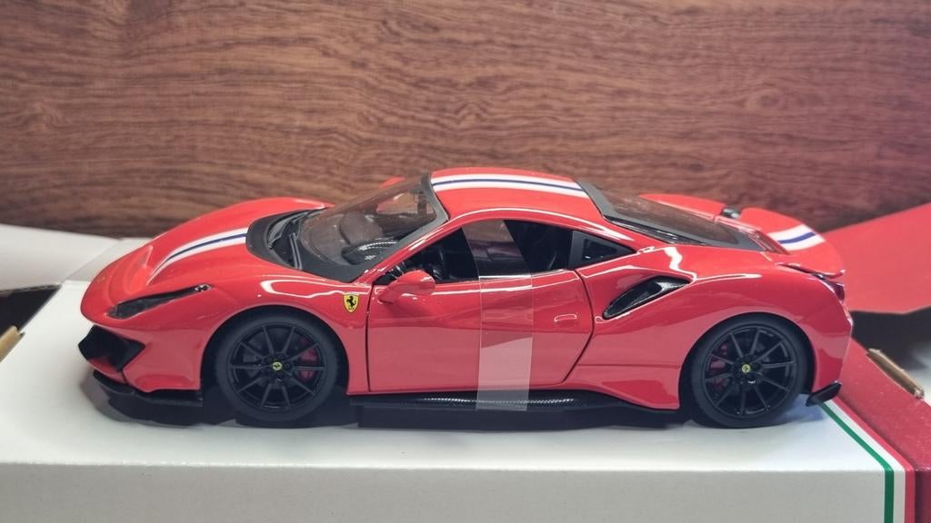 Ferrari 488 Pista schaalmodel, Hobby en Vrije tijd, Modelauto's | 1:24, Ophalen of Verzenden, Zo goed als nieuw, Auto, Overige merken