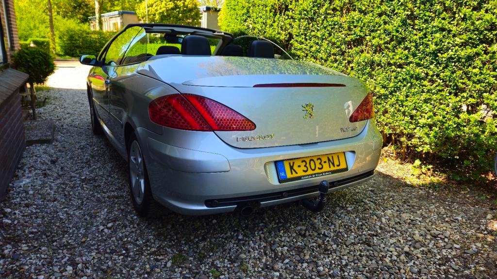 Peugeot 307 2.0 16V CC 2005 Grijs, Voorwielaandrijving, Electronic Stability Program (ESP), 4 cilinders, Cabriolet