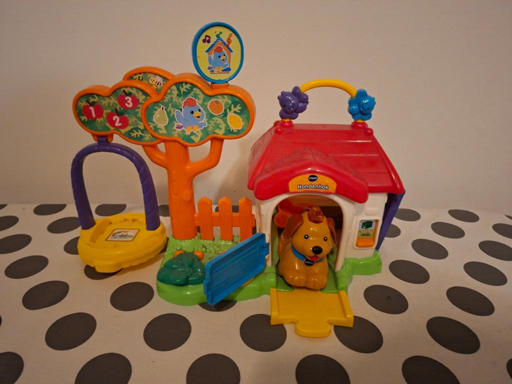 VTech Hondenhoek met boom en schommel, Ophalen