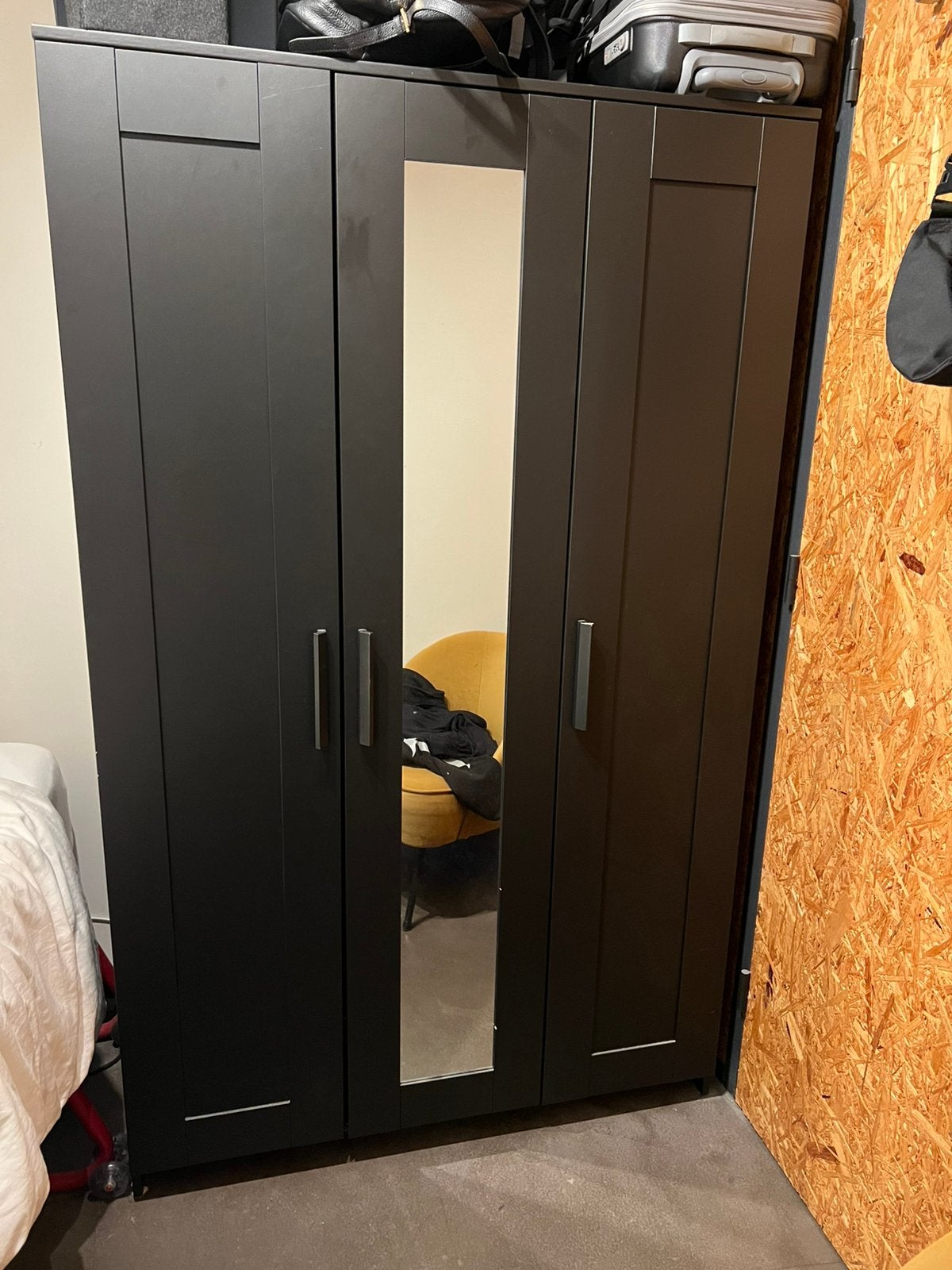 IKEA BRIMNES kledingkast 3 deuren + spiegel – zwart, Ophalen, Met deur(en), Gebruikt, 100 tot 150 cm