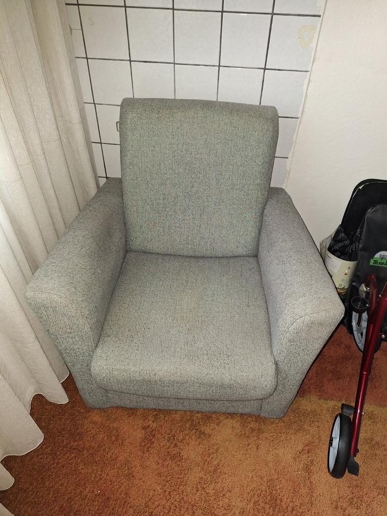 fauteuil gratis op te halen, Huis en Inrichting, Tafels | Eettafels, Gebruikt, Rond, Ophalen of Verzenden, Vier personen