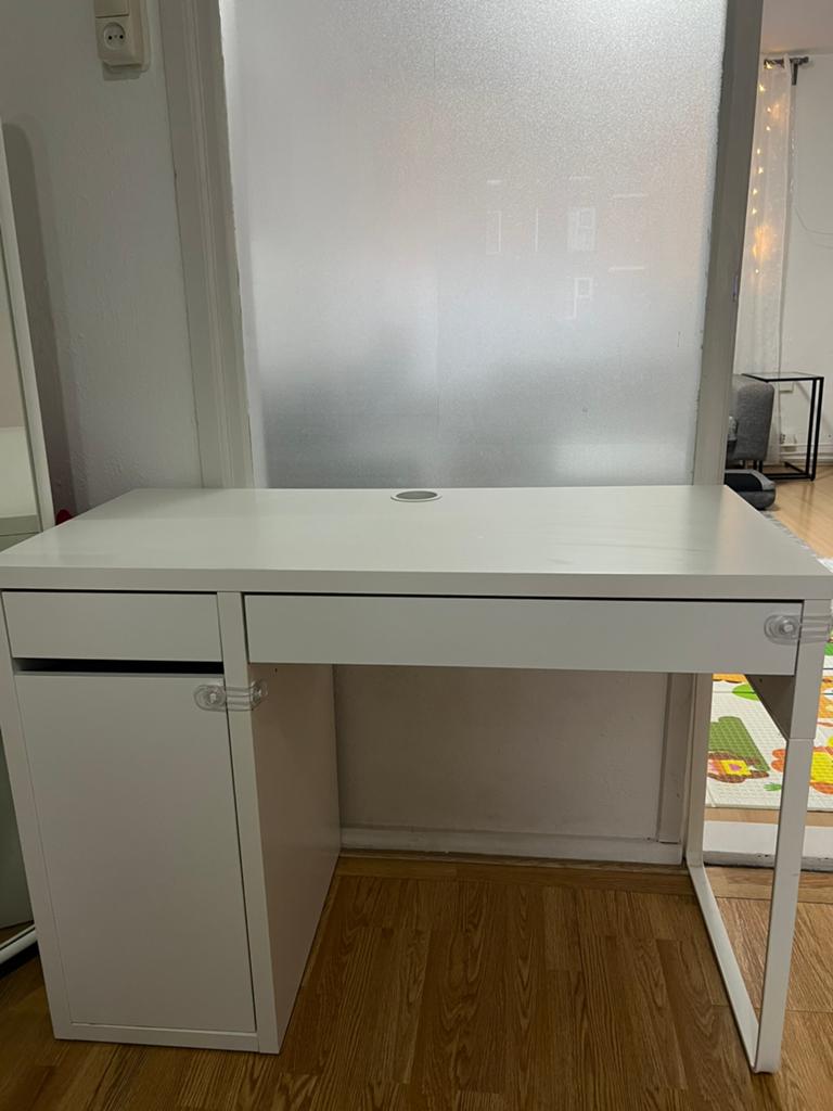 Ikea Micke Bureau wit, Huis en Inrichting, Bureaus, 105 cm, Ophalen of Verzenden, Zo goed als nieuw, Hout