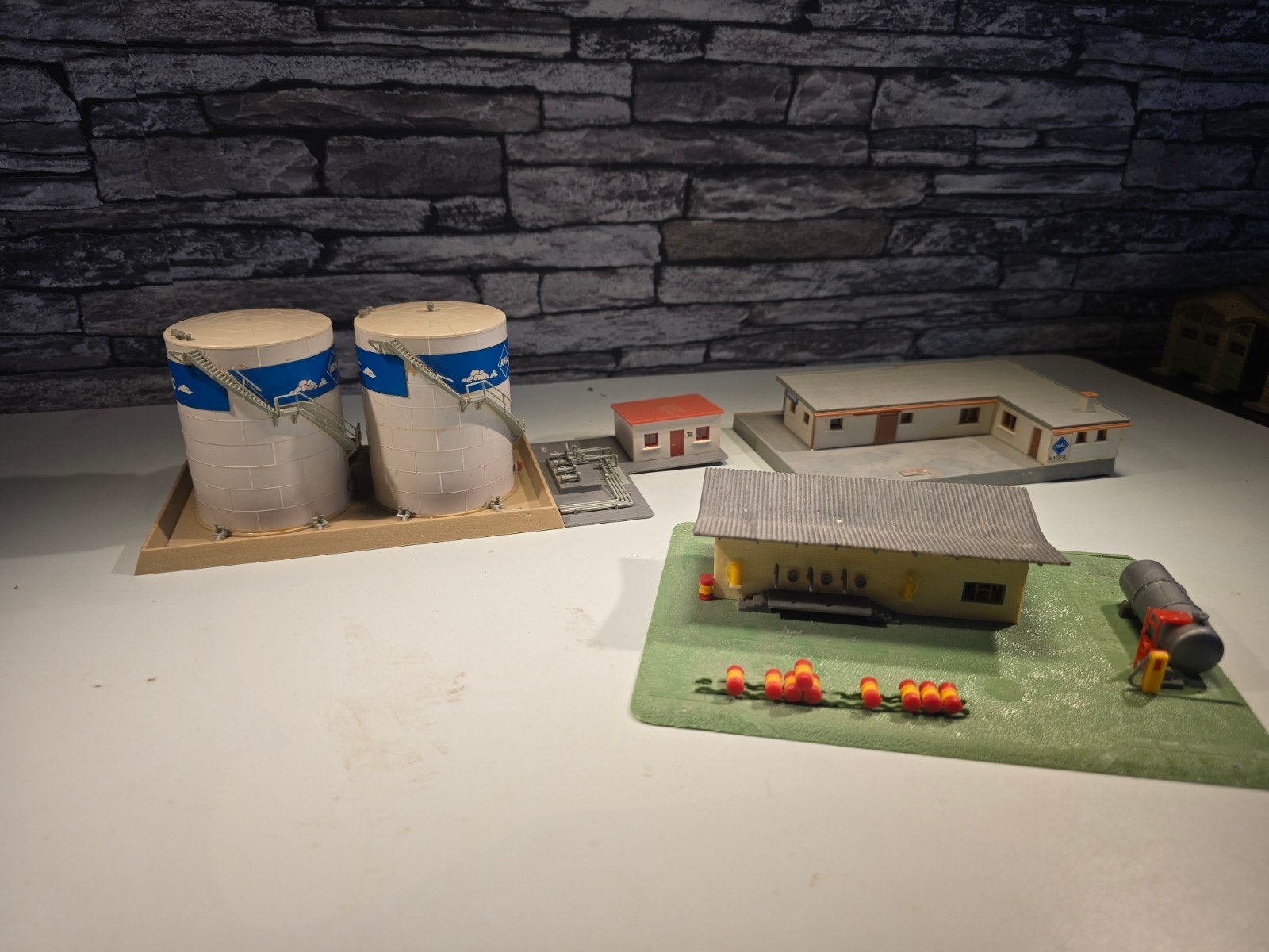 brandstofdepot overslag N spoor modeltrein 1:160, Hobby en Vrije tijd, Overige merken, Gebruikt, Gelijkstroom of Wisselstroom