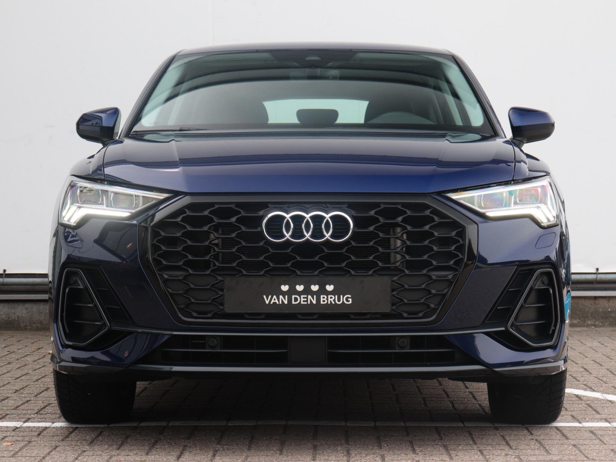 Audi Q3 Sportback 45 TFSI e S Edition | SOH 94.2 % | Adaptie, Auto's, Gebruikt, 150 pk, Blauw, Leder en Stof