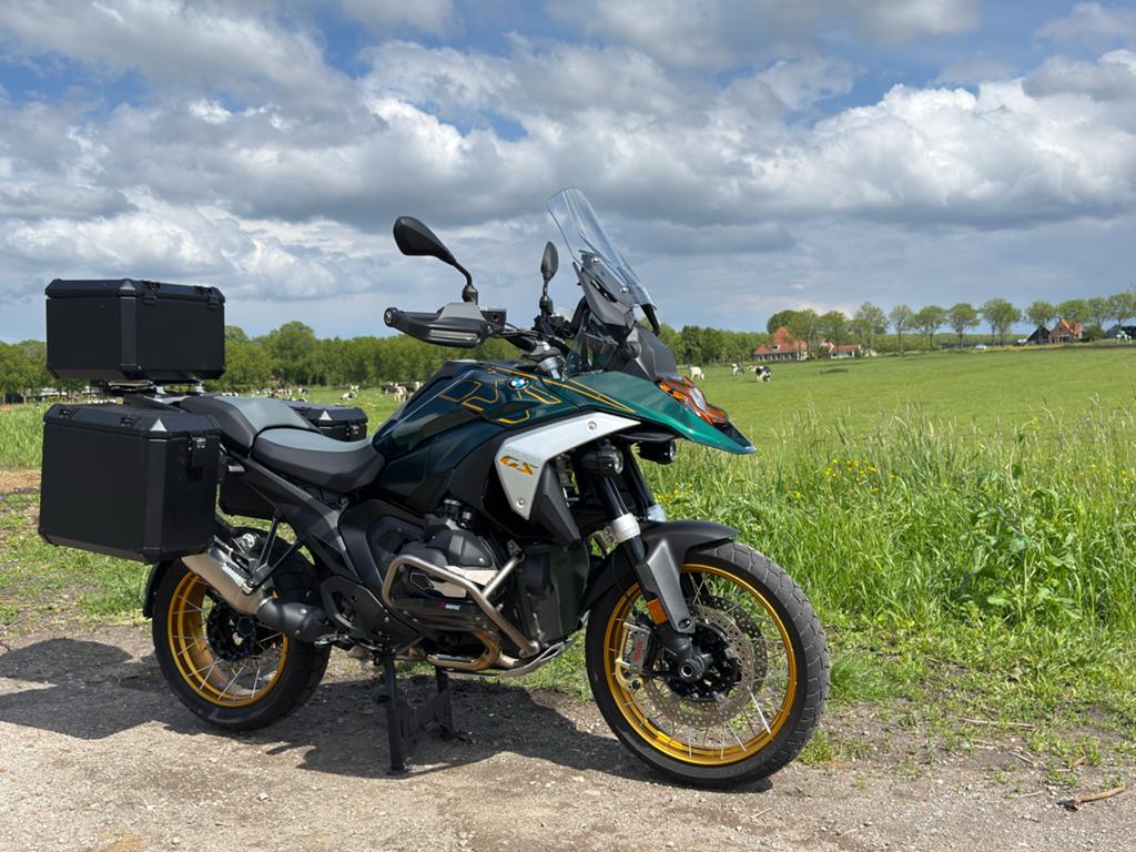 BMW R1300GS met complete kofferset en full options!, 2 cilinders, Motorrijbewijs A, Gebruikt, Particulier